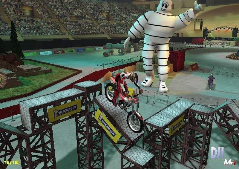 Скриншот из игры Moto Racer 3 под номером 2