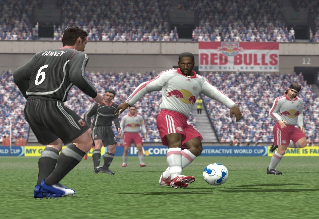 Скриншот из игры FIFA 08 под номером 15
