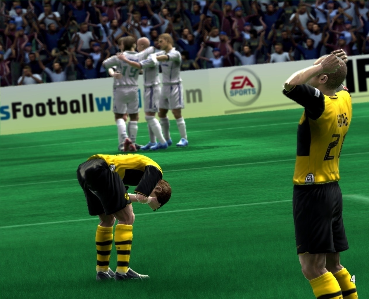 Скриншот из игры FIFA 2009 под номером 35