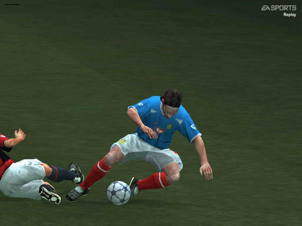 Скриншот из игры FIFA 2004 под номером 15