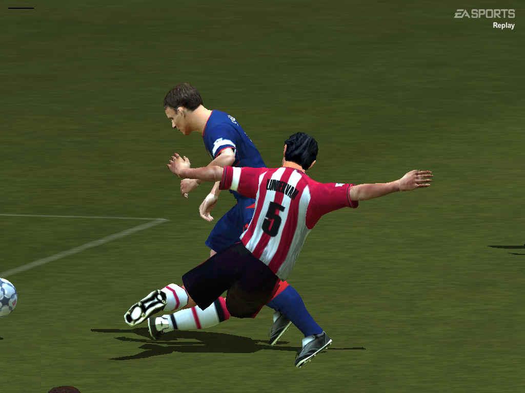 Скриншот из игры FIFA 2004 под номером 29