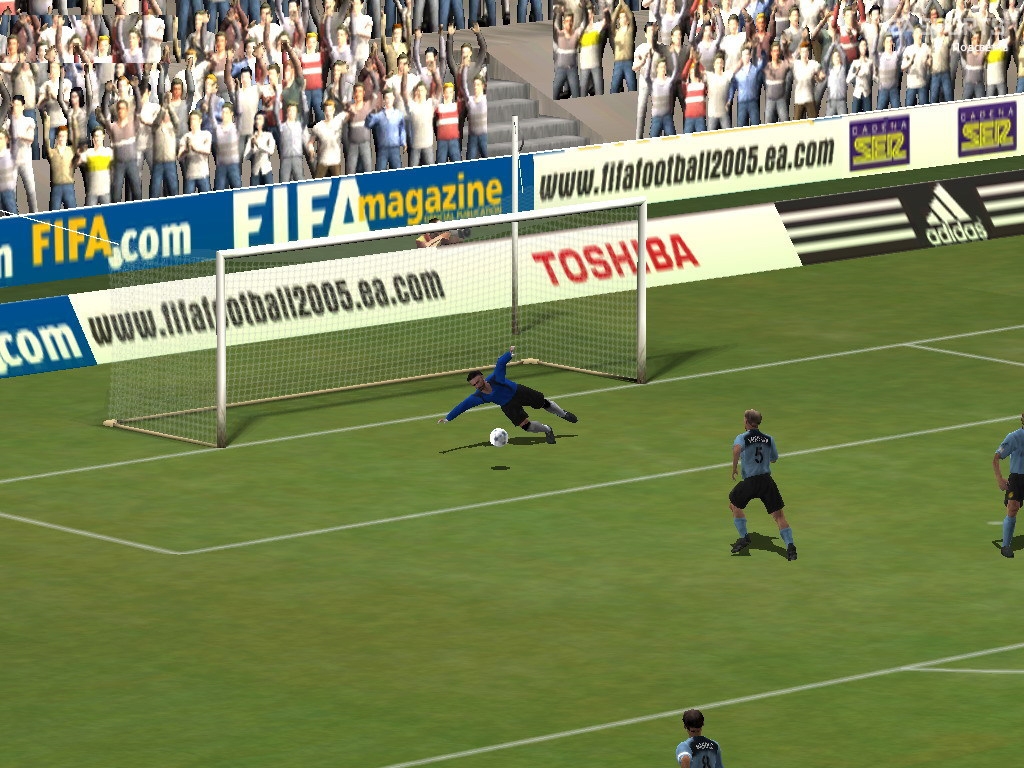Скриншот из игры FIFA 2005 под номером 10
