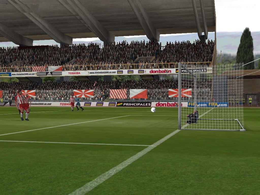 Скриншот из игры FIFA 2005 под номером 13