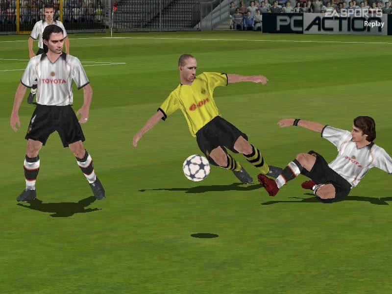 Скриншот из игры FIFA 2005 под номером 7