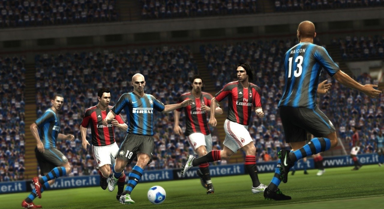 Скриншот из игры Pro Evolution Soccer 2012 под номером 23