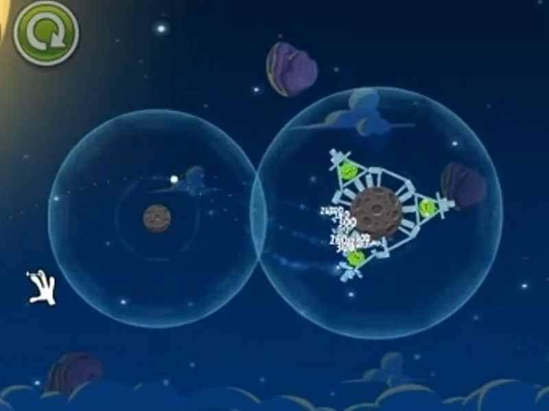 Скриншот из игры Angry Birds Space под номером 22
