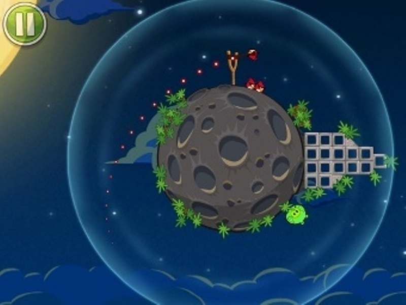 Скриншот из игры Angry Birds Space под номером 4