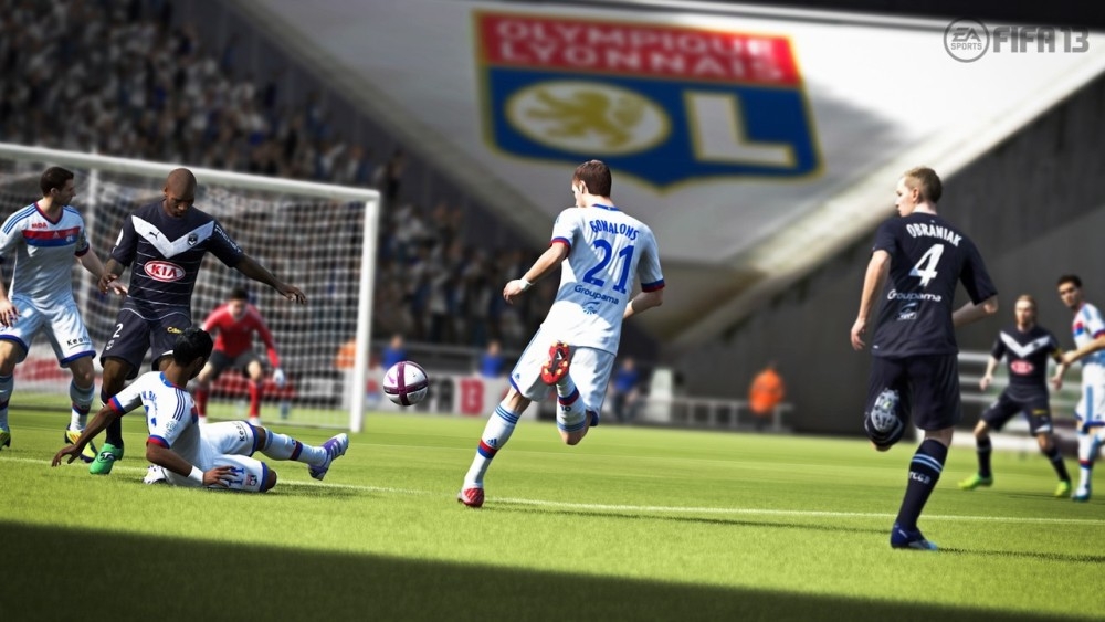 Скриншот из игры FIFA 13 под номером 14