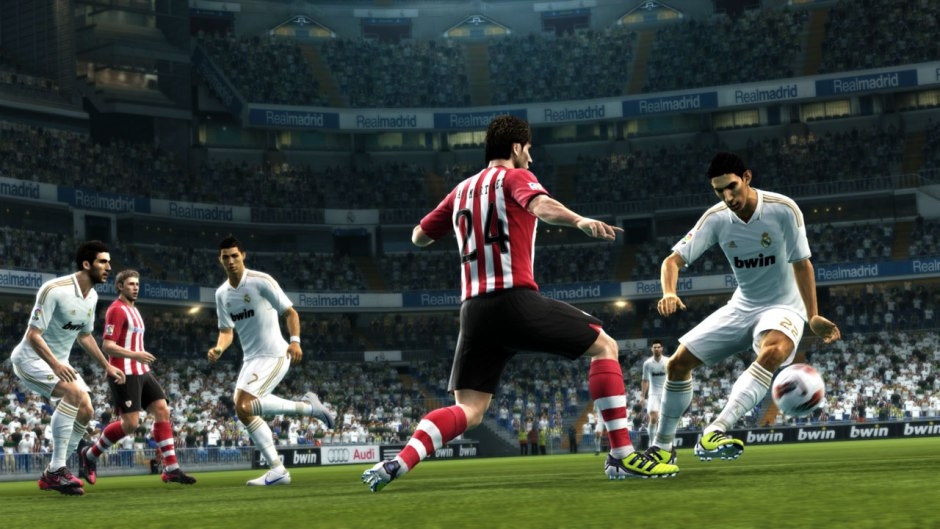 Скриншот из игры Pro Evolution Soccer 2013 под номером 12