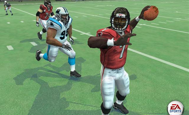 Скриншот из игры Madden NFL 06 под номером 12