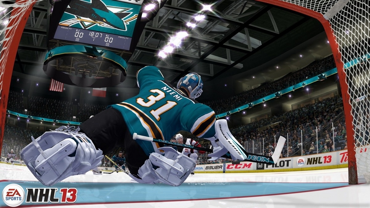 Скриншот из игры NHL 13 под номером 3