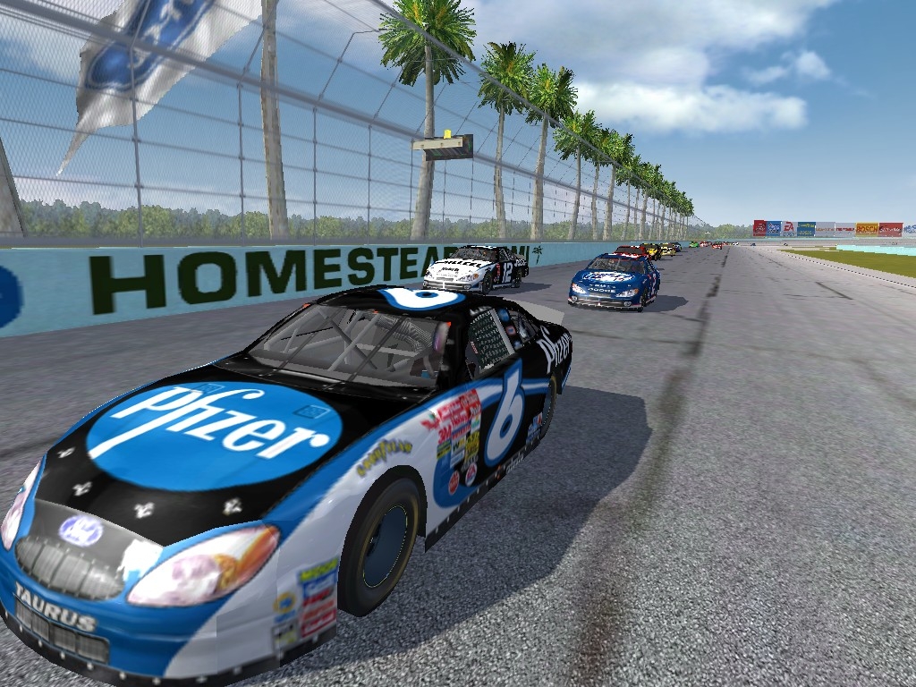 Скриншот из игры NASCAR Thunder 2004 под номером 2