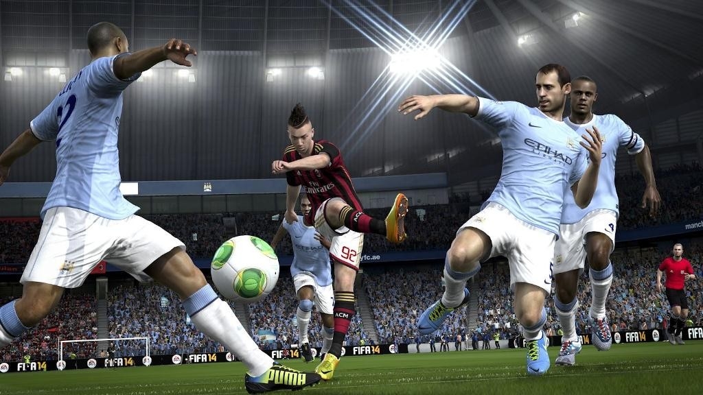Скриншот из игры FIFA 14 под номером 37