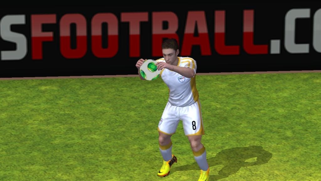 Скриншот из игры FIFA 14 под номером 85