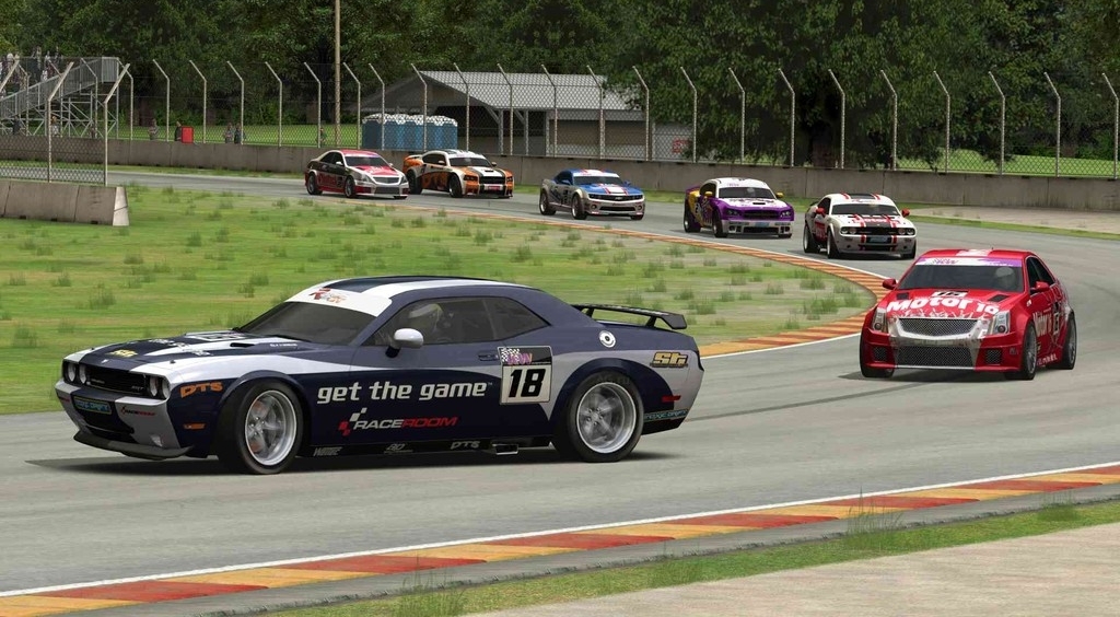 Скриншот из игры RACE On под номером 1