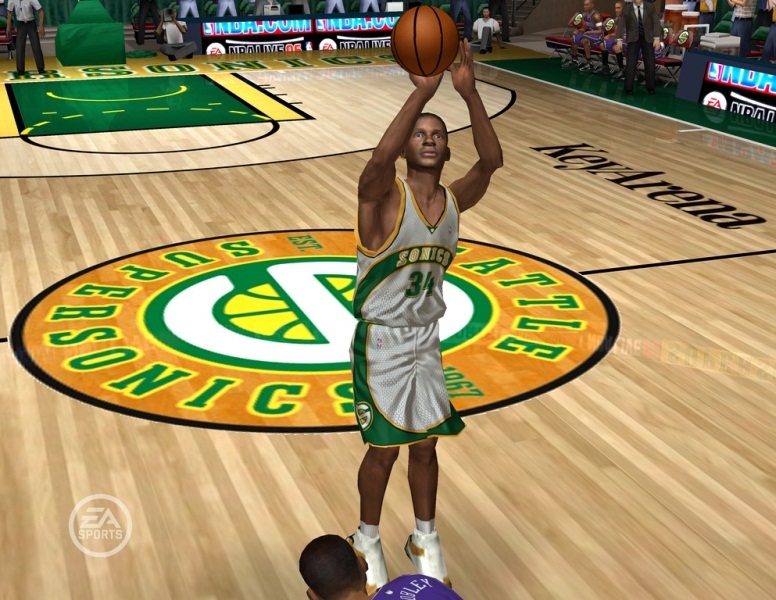 Скриншот из игры NBA Live 06 под номером 36