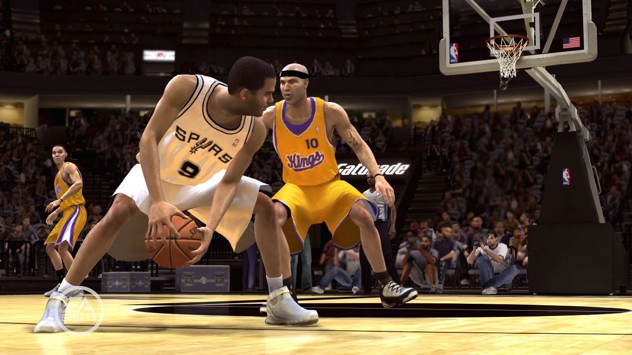 Скриншот из игры NBA Live 08 под номером 12