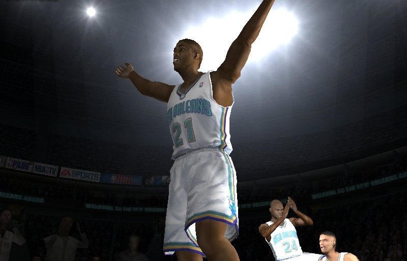 Скриншот из игры NBA Live 2004 под номером 3