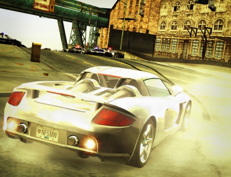 Скриншот из игры Need for Speed: Most Wanted под номером 3