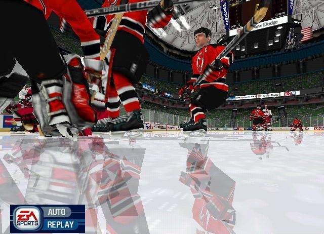 Скриншот из игры NHL 2000 под номером 11