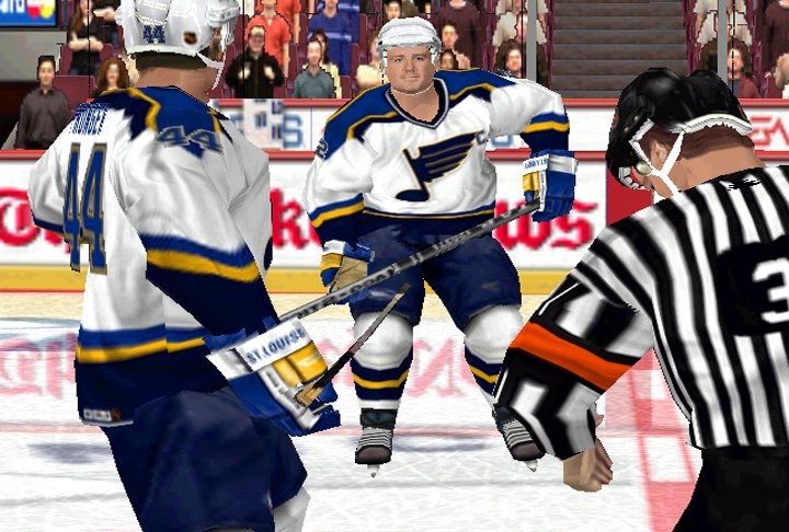 Скриншот из игры NHL 2001 под номером 8