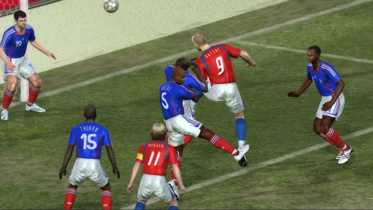 Скриншот из игры Pro Evolution Soccer 6 под номером 23