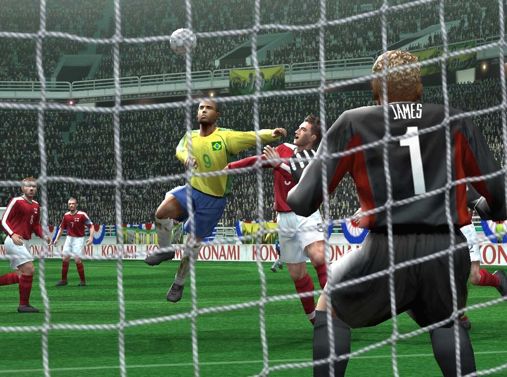 Скриншот из игры Pro Evolution Soccer 4 под номером 24