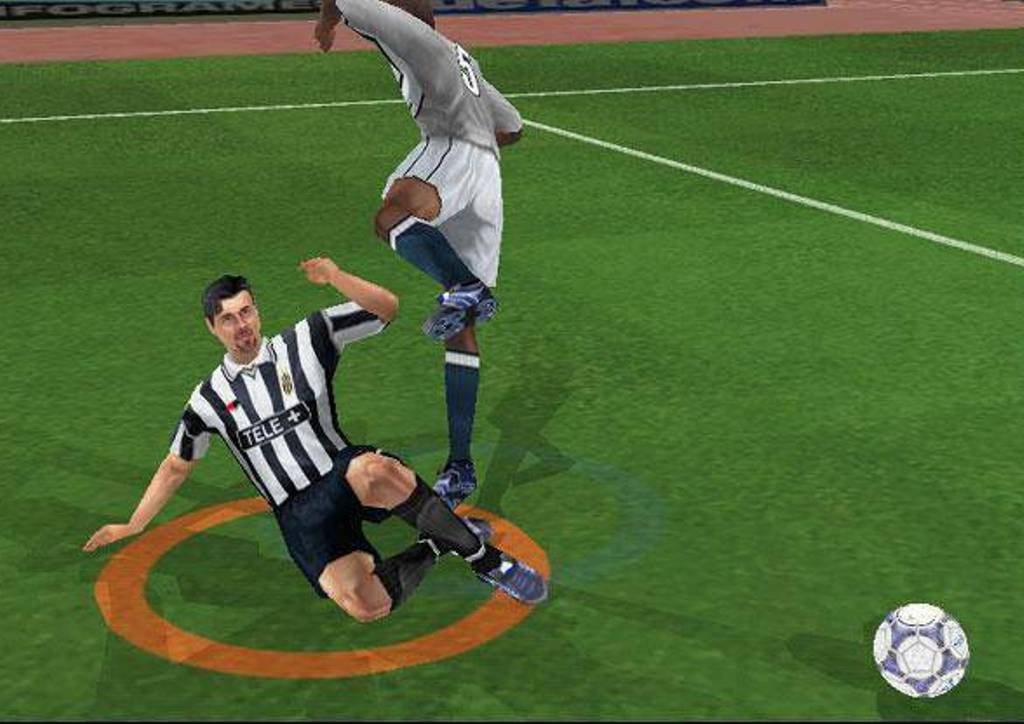 Скриншот из игры UEFA Challenge под номером 20