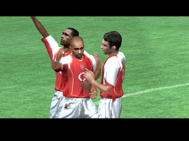 Скриншот из игры UEFA Champions League 2004 - 2005 под номером 5