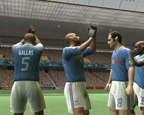 Скриншот из игры UEFA Euro 2008 под номером 12