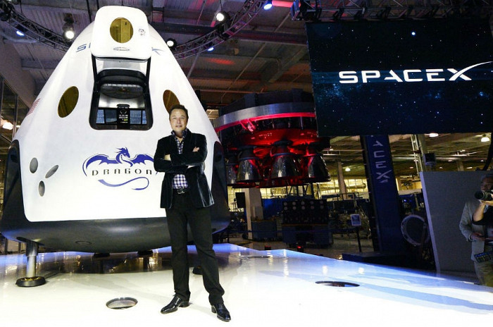 Илон Маск хочет осуществить полет на МКС