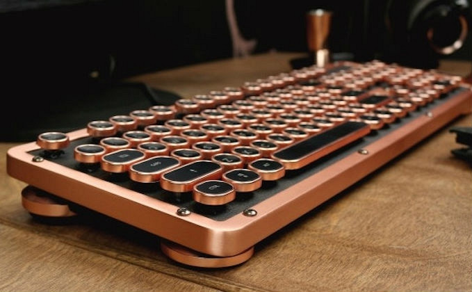 Azio представила новую клавиатуру в стиле техно