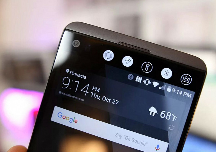 LG V30 получит экран с плавающей панелью