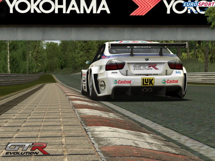 Скриншот из игры GTR Evolution
